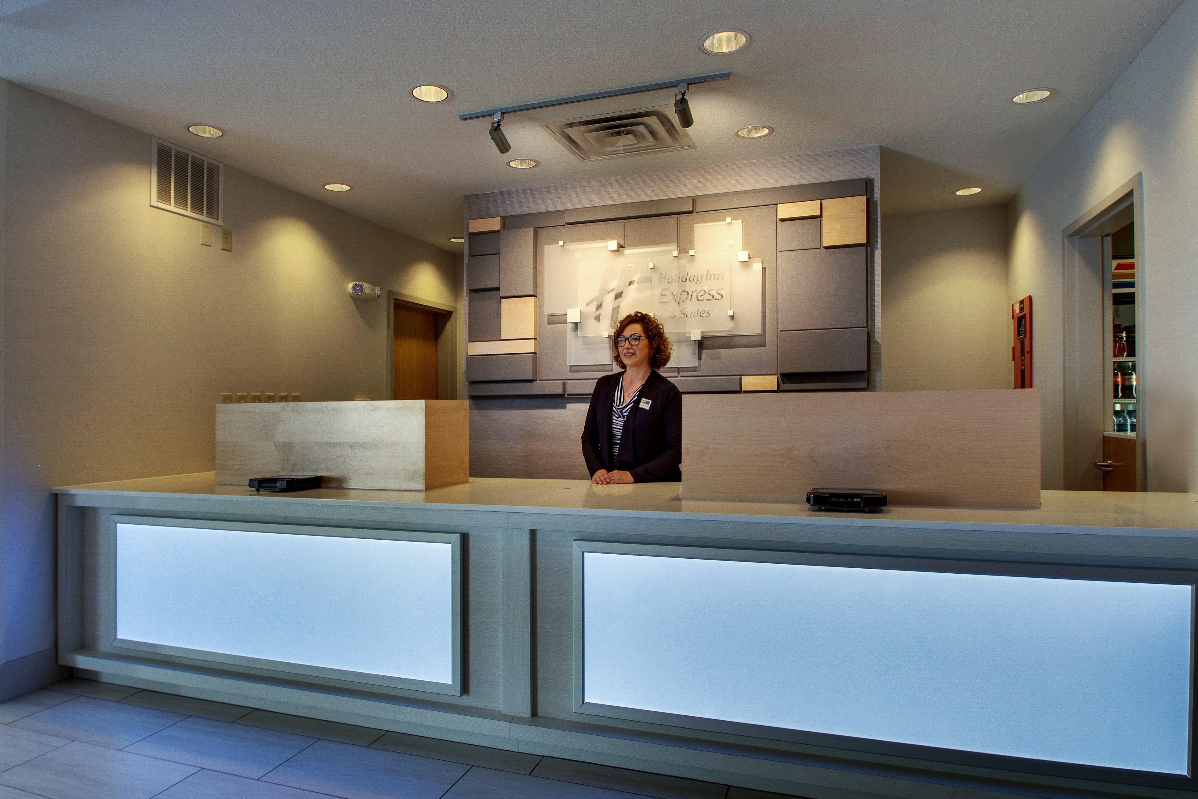 Holiday Inn Express Hotel & Suites Morris By Ihg מראה חיצוני תמונה