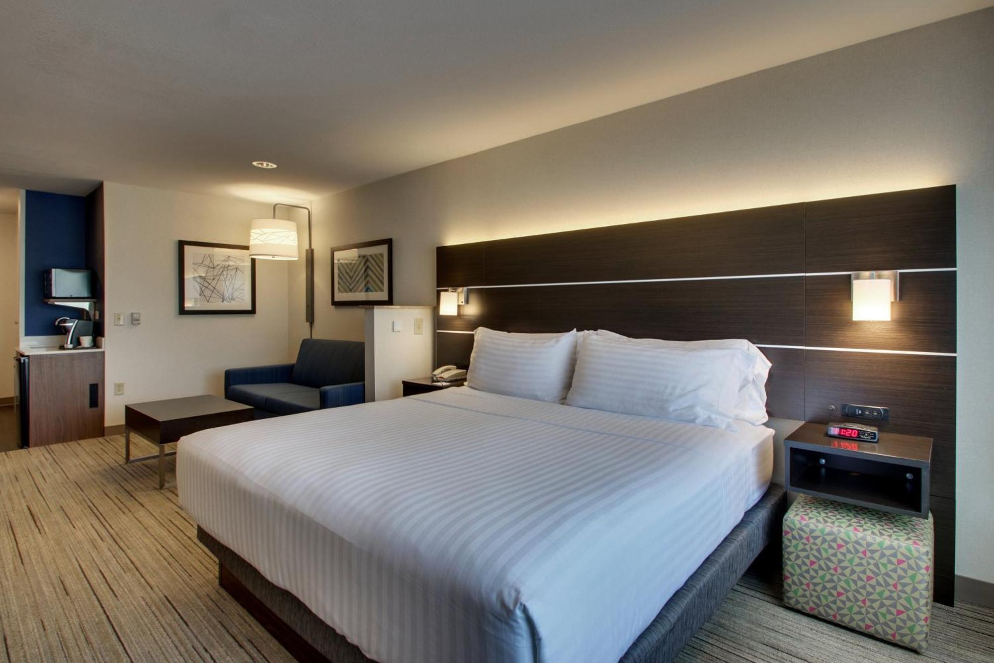 Holiday Inn Express Hotel & Suites Morris By Ihg מראה חיצוני תמונה