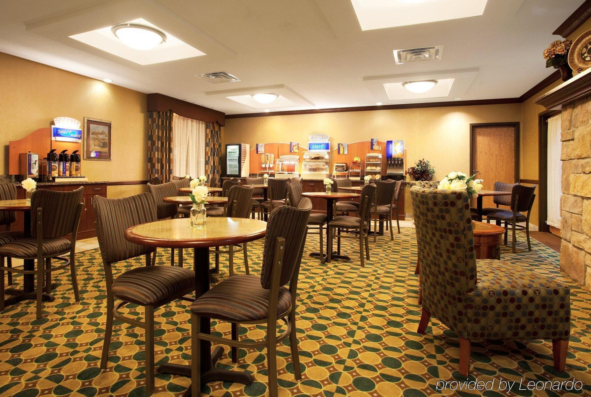 Holiday Inn Express Hotel & Suites Morris By Ihg מראה חיצוני תמונה